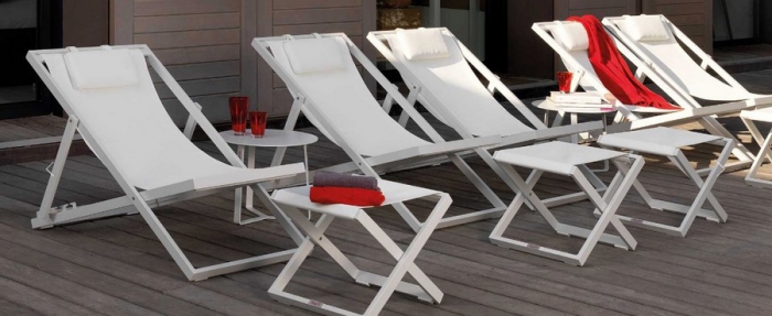 Liegestuhl aus der Touch-Serie von Talenti für den Außenbereich