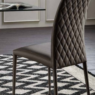 Charm Elite Stuhl von Tonin Casa gepolstert und mit Leder oder Öko-Leder bezogen