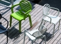 Stuhl Cokka mit stapelbaren Armlehnen aus Technopolymer im Design Scab