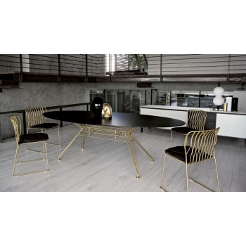 Stapelbarer Freak-Eisenstuhl von Bontempi mit lackierter Stahlstruktur