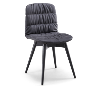 Stuhl Liù aus Metall, Holz, bezogen mit Stoff, Leder, Leder mit horizontalen Nähten oder Falten,