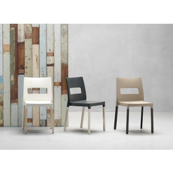 Stuhl Maxi Diva Natural im Design Buche und Technopolymer Scab