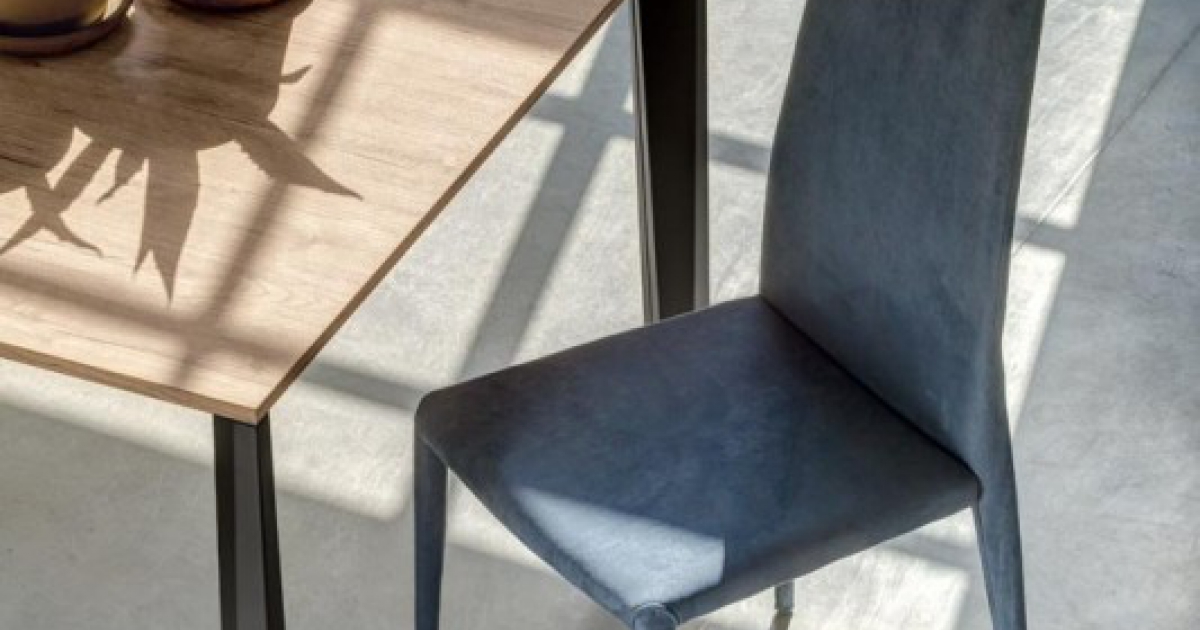 Nubia Stuhl von Ingenia Bontempi mit Bezug aus Kunstleder