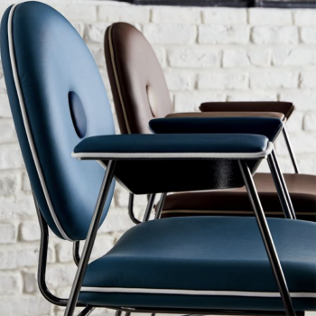 PENELOPE Stuhl von Bontempi mit lackierter Stahlstruktur, gepolstert und bezogen mit und ohne Armlehnen