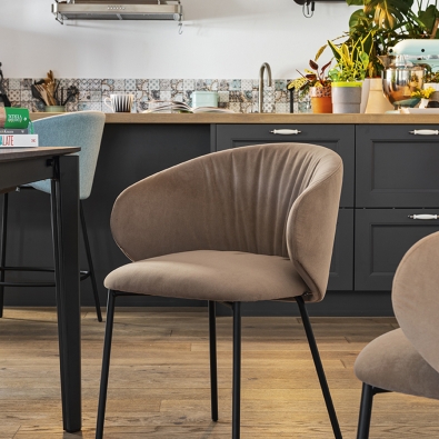 Connubia CB2161 Tuka Stuhl mit Metallbeinen