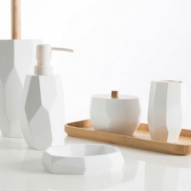 Badezimmerset „Surface Bamboo“ von Cipì aus weißem Harz und Holz