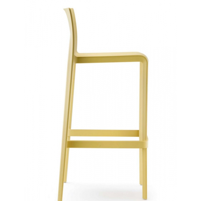 Pedrali Stapelbarer Hocker Volt 678 aus Polypropylen