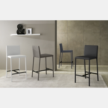 Kids / C Hocker von Zamagna