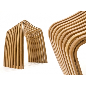 Hocker Order Cipol Hocker aus lackiertem und heiß gebogenem Bambus