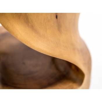 Cipì Twister Hocker aus Suar-Holz geschnitzt