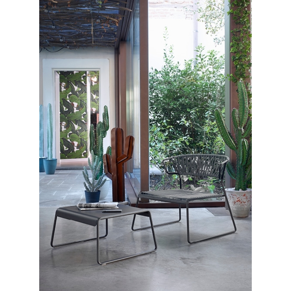 Argo Couchtisch 60x60 aus Technopolymer und stapelbarem Scab Design