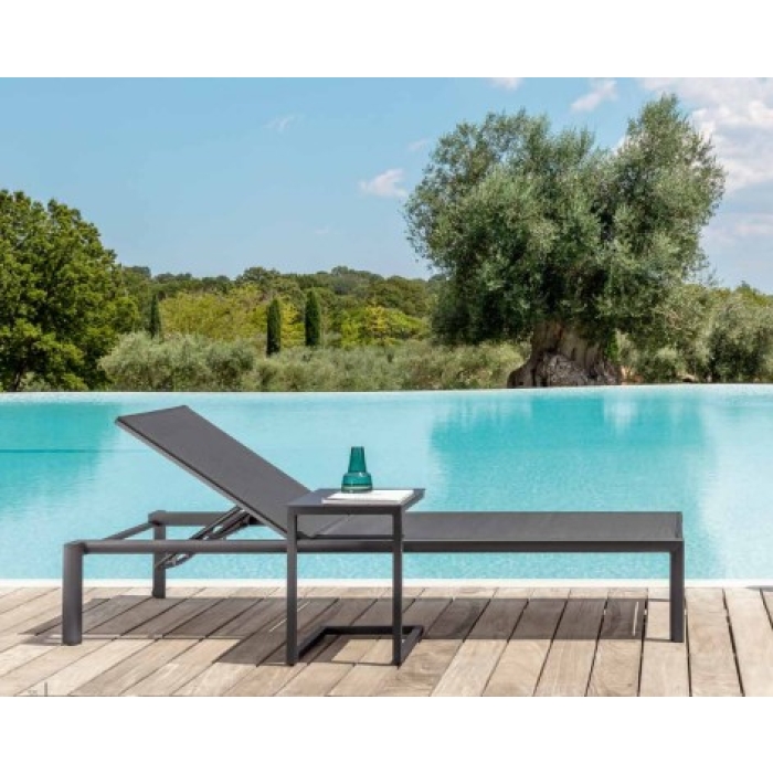 Nunù Beistelltisch aus Aluminium