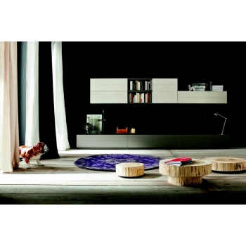 Stammtisch von Altacorte aus einem Baumstamm