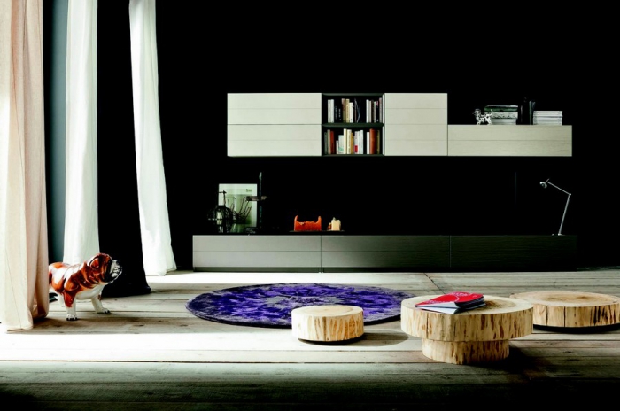 Stammtisch von Altacorte aus einem Baumstamm