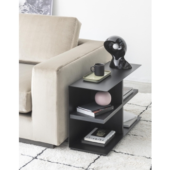 Schlanker Couchtisch von Pezzani mit Metallrahmen und Laminatplatte