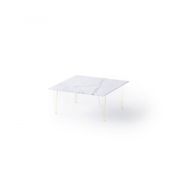 Tukan Couchtisch mit eleganter quadratischer Marmorplatte