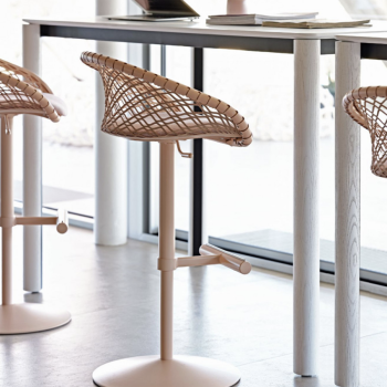 Woody Tisch mit Metallstruktur und festen und ausziehbaren Beinen aus gebeizter Esche von Midj