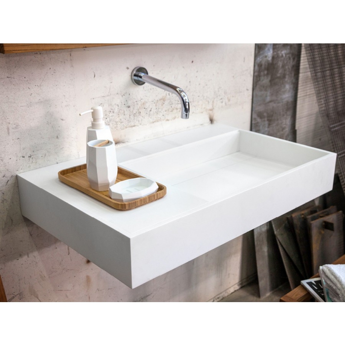 Cipì suspendiert alle oberen Pfosten in weißer fester Oberfläche