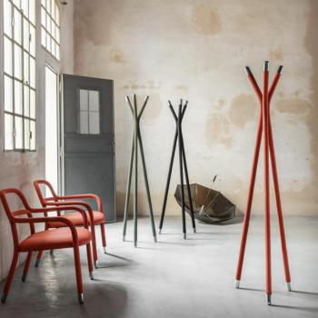 Guapa coat stand in metal and leather by Midj