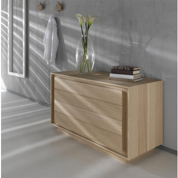 Chest of drawers in oak wood