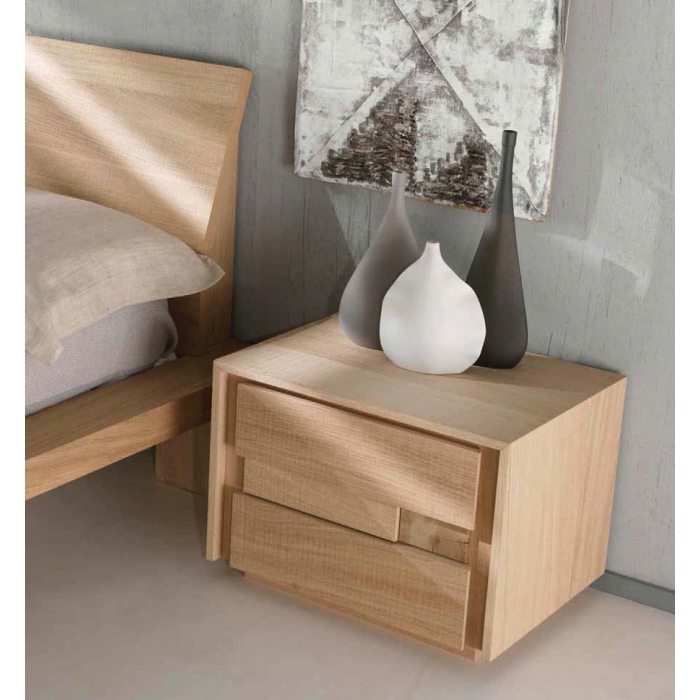 Chest of drawers in oak wood