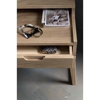 Clover bedside table in solid wood from Altacorte