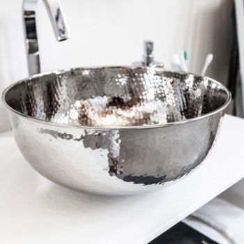 Cipì Round countertop sink in large polished concrete