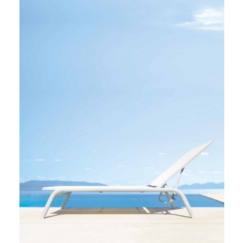 Outdoor sunbed from the Step line by Talenti