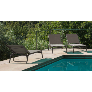 Outdoor sunbed from the Step line by Talenti