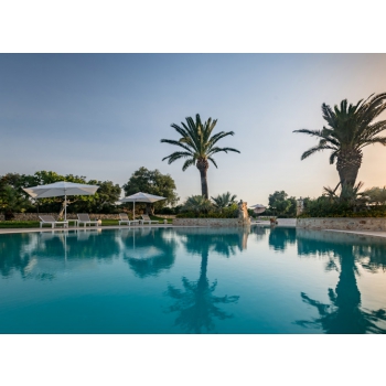 Tahiti sunbed in technopolymer and Scab Design fabric