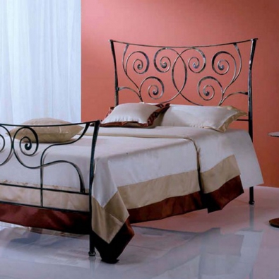 Kalì double bed by Pama Letti