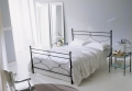 Bernini bed in lacquered or patinated iron by Ingenia