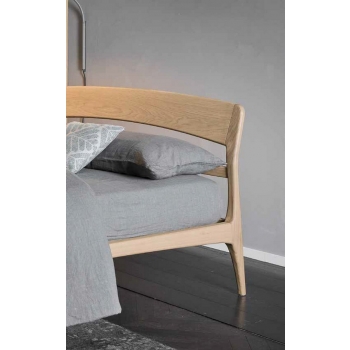 Nice bed of double altacorte with headboard with cushions