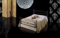 Urano double bed by Pama Letti