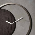 Circle lacquered metal clock by Tonin Casa