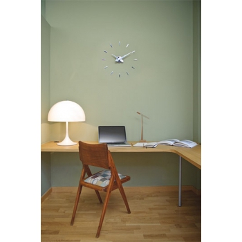 Punto Suspensivos clock by Nomon