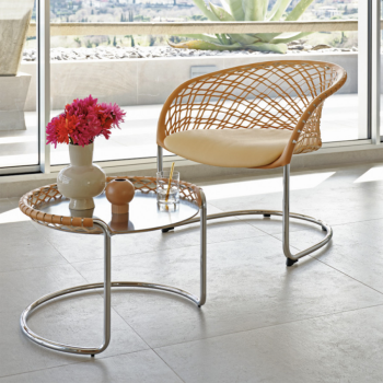 Waiting armchair P47 AP M TS_CU with leather backrest and upholstered in fabric or leather by Midj