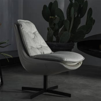 Daya leather armchair by Bontempi