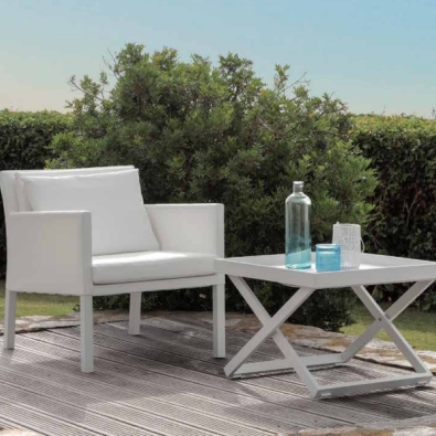 Outdoor armchair from the Step line by Talenti