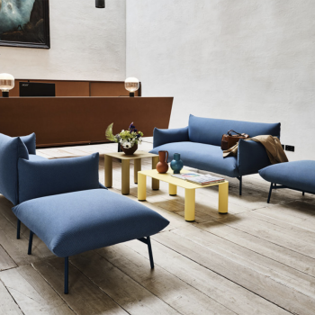 AREA pouf with four legs in painted metal