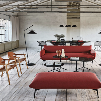 AREA pouf with four legs in painted metal