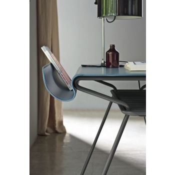 Taylor desk by Bontempi with a structure entirely in steel and a top covered in leather