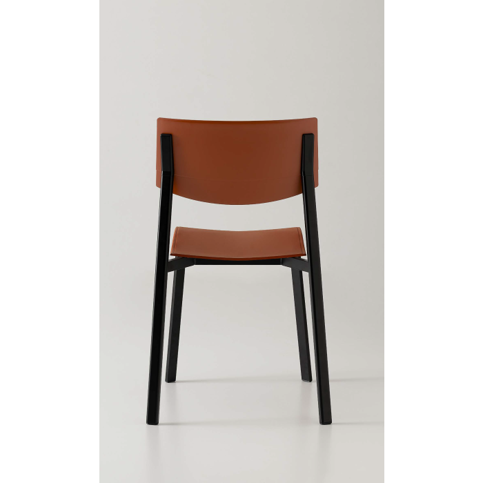 Beba Young chair in Point House polypropylene