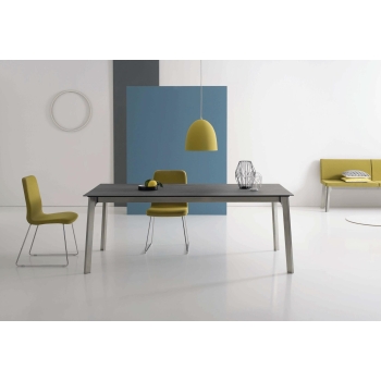 Cloe 3 chair by Point House