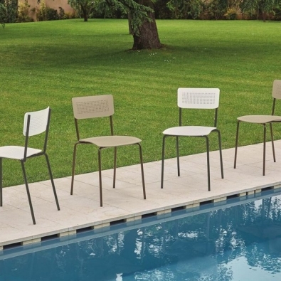 College chair by Ingenia Bontempi