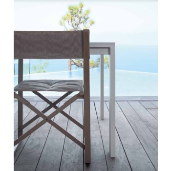 Chic director's chair by Talenti folding in aluminum and textilene for outdoor use
