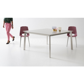 Eva chair 1 of Point House