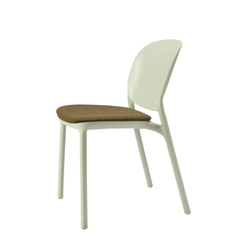 Hug padded chair by Scab Design