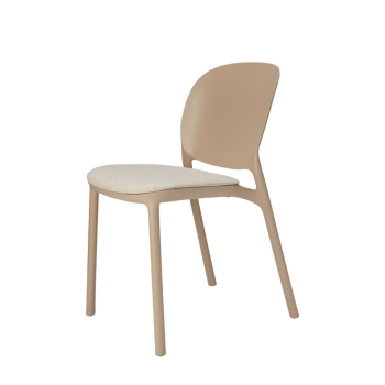 Hug padded chair by Scab Design