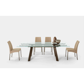 Upholstered chair Elias by Ingenia Bontempi